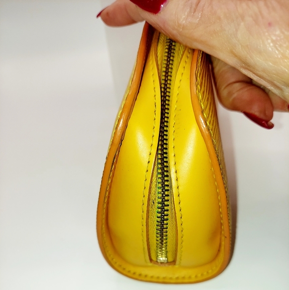 Louis Vuitton Dauphine Pouch In Yellow Epi Leather VGVC COA - Picture 6 of 13